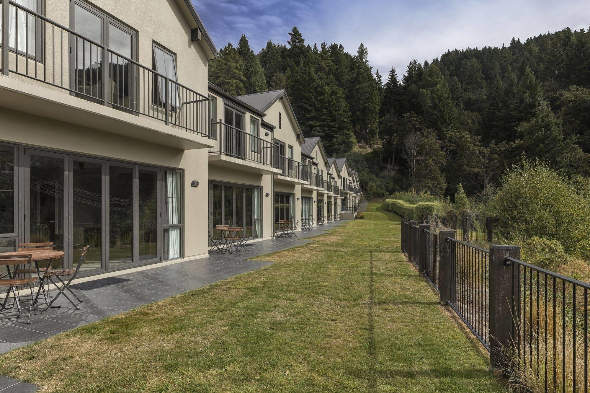 Platinum Queenstown Extérieur photo